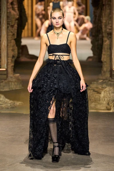Look 1